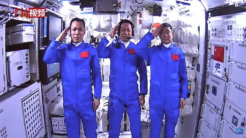 Crew of the Shenzhou 12 mission inside the Tianhe core module-7e276618ffa0a4fc44500f786dd1aacf1624432574.jpg